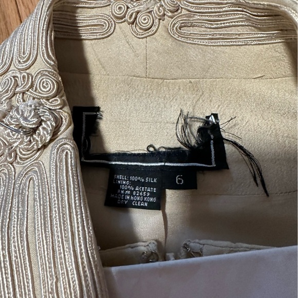 BEIGE Woman’s Jacket and Skirt Suit Set Size 6 - Picture 5 of 12